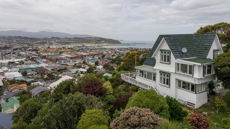 6 Kotinga Street, Kilbirnie, Wellington - Carousel 1