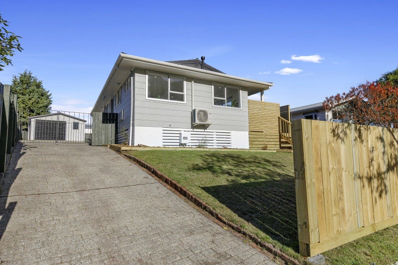 24 Hartford Crescent, Totara Park, Upper Hutt - Carousel 1
