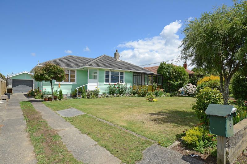 9 Hildreth Street, Trentham, Upper Hutt - Carousel 1