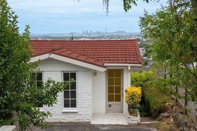 2/235 Sunset Road, Sunnynook, Auckland - Carousel 1