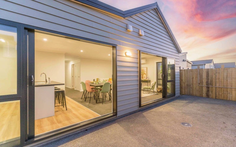 8 Koru Loop, Wellington - Carousel 1