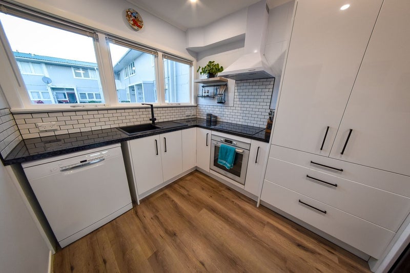 4/6 Keys Street, Elderslea, Upper Hutt - Carousel 1