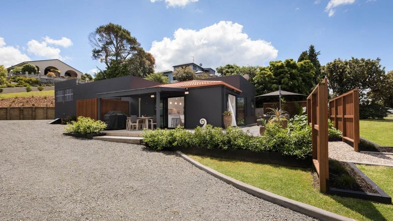 25 Pohutukawa Drive, Athenree, Katikati - Carousel 1