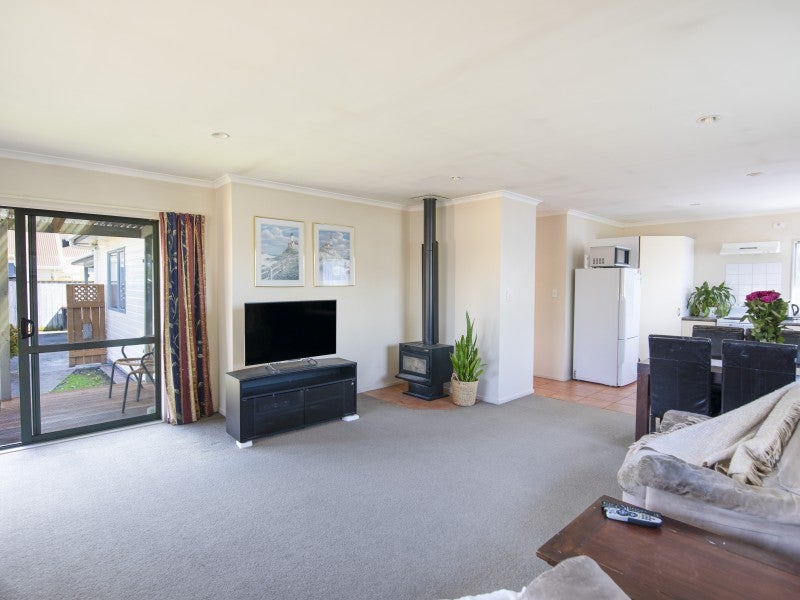 8A Barton Avenue, Marewa, Napier - Carousel 2