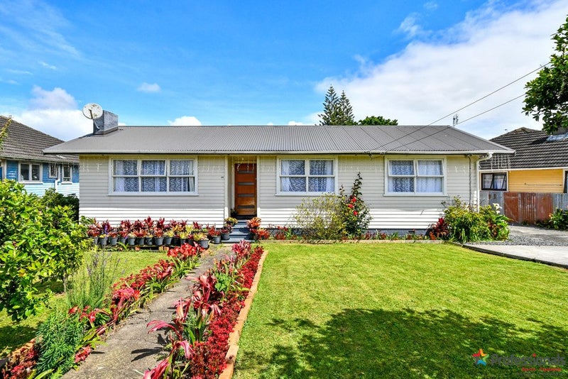 32 Tyrone Street, Otara, Auckland - Carousel 1