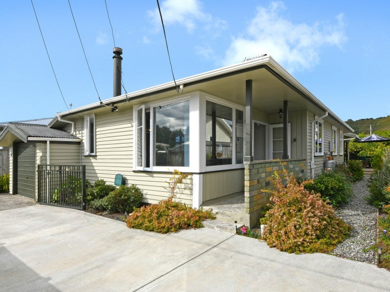 10 Benge Crescent, Clouston Park, Upper Hutt - Carousel 2