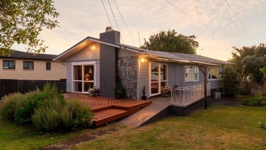 121 Whitney Street, Blockhouse Bay, Auckland - Carousel 1