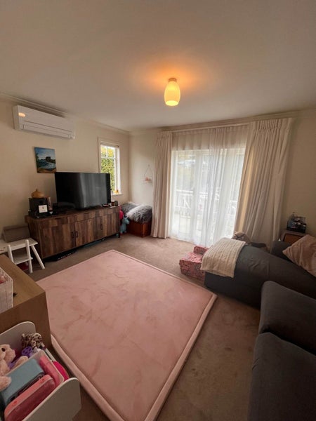 5 Cliff View Drive, Green Bay, Auckland - Carousel 2