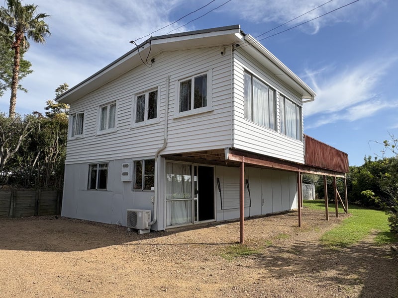 26 Alison Road, Surfdale, Waiheke Island - Carousel 1