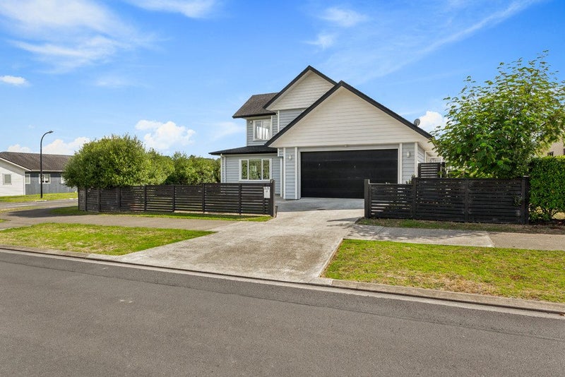 17 Walter Ruddock Avenue, Kumeu - Carousel 28