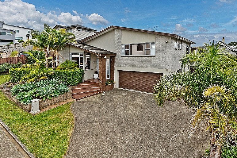 3 Hilton Close, Fairview Heights, Auckland - Carousel 1
