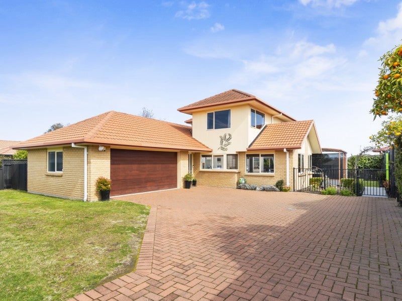 12 Kestrel Avenue, Welcome Bay, Tauranga - Carousel 1