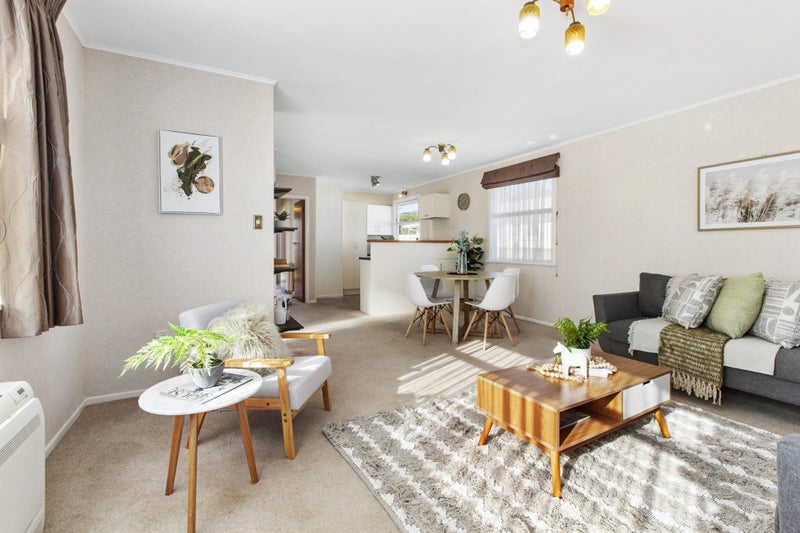 8 Pauline Way, Paparangi, Wellington - Carousel 2