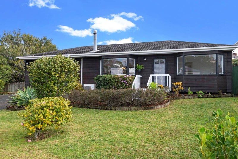 2/12 Merriefield Avenue, Forrest Hill, Auckland - Carousel 1