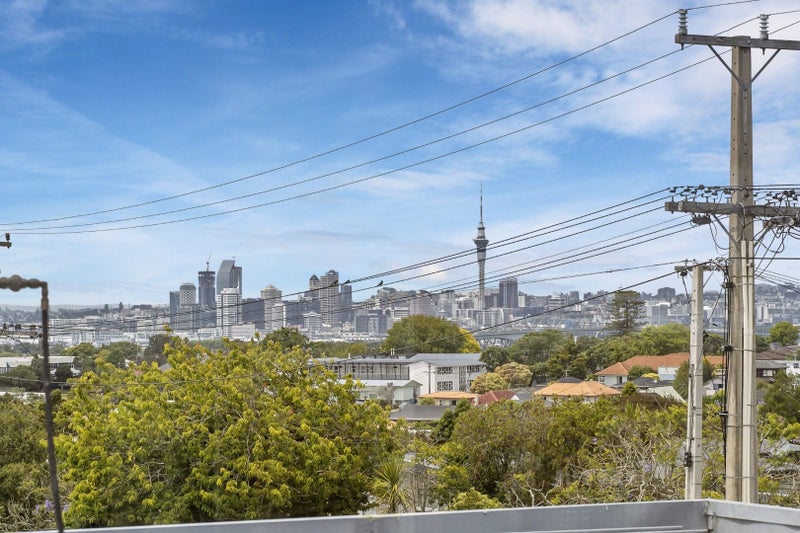 2/0 Tui Glen Road, Birkenhead, Auckland - Carousel 1