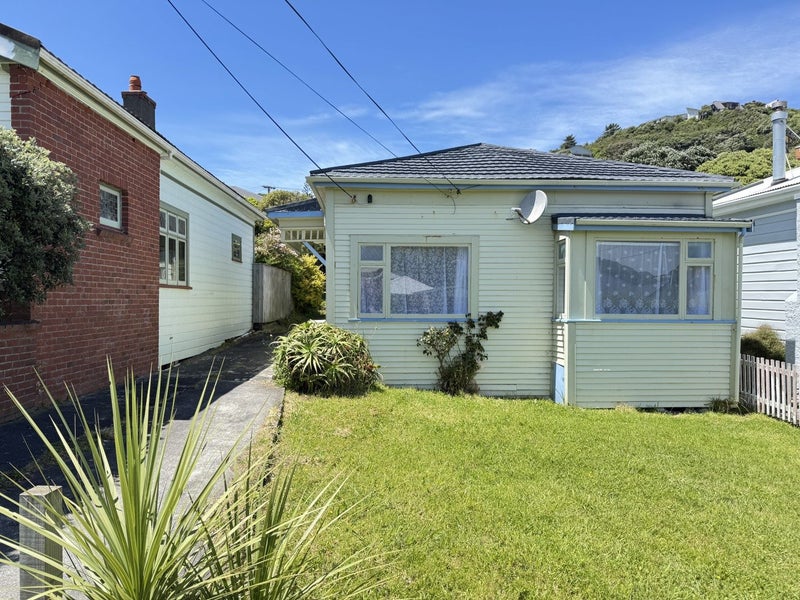 85 Tiber Street, Island Bay, Wellington - Carousel 1