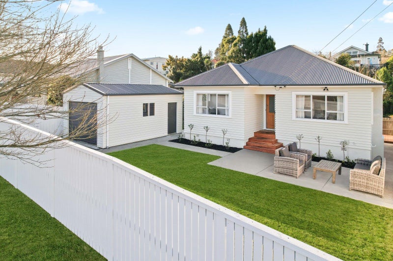 18 Hinau Street, Maeroa, Hamilton - Carousel 1