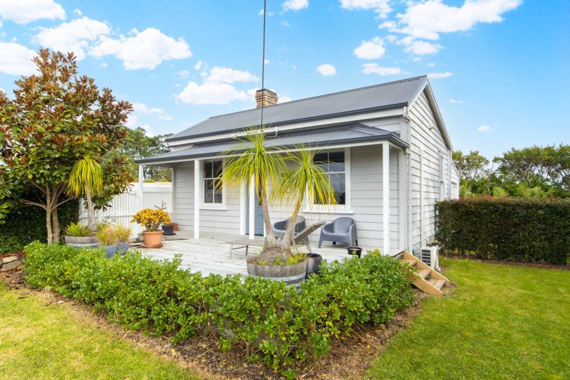 4 Clarks Lane, Hobsonville, Auckland - Carousel 2