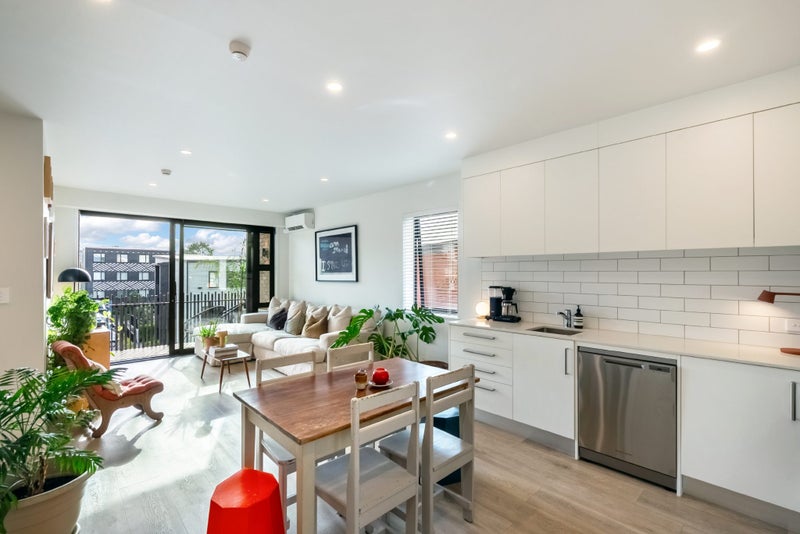 201/2B Matatiki Street, Northcote, Auckland - Carousel 1