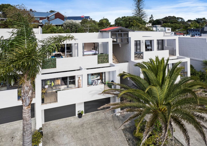 6/8 Monte Cassino Place, Birkdale, Auckland - Carousel 1