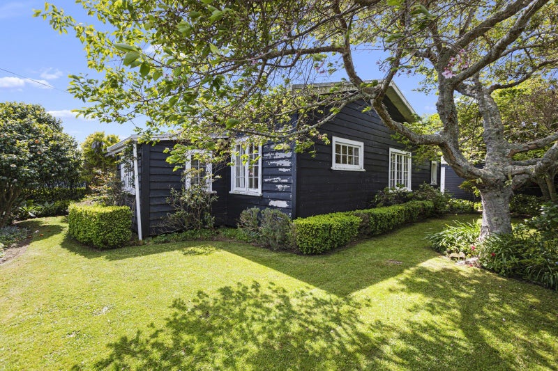 2 Hoyle Place, New Plymouth, New Plymouth - Carousel 2