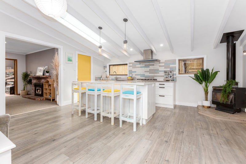 38 Jocelyn Crescent, Pinehaven, Upper Hutt - Carousel 2