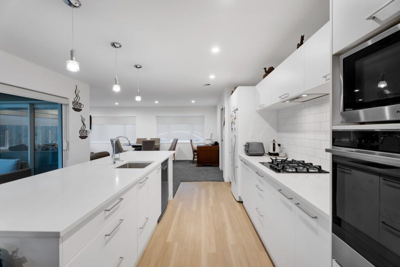 92 Smart Road, Glen Avon, New Plymouth - Carousel 2