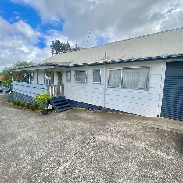 1/137 Titirangi Road, New Lynn, Auckland - Carousel 1