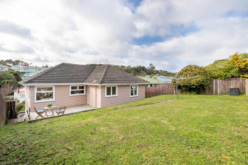 95 Kenmore Street, Newlands, Wellington - Carousel 2