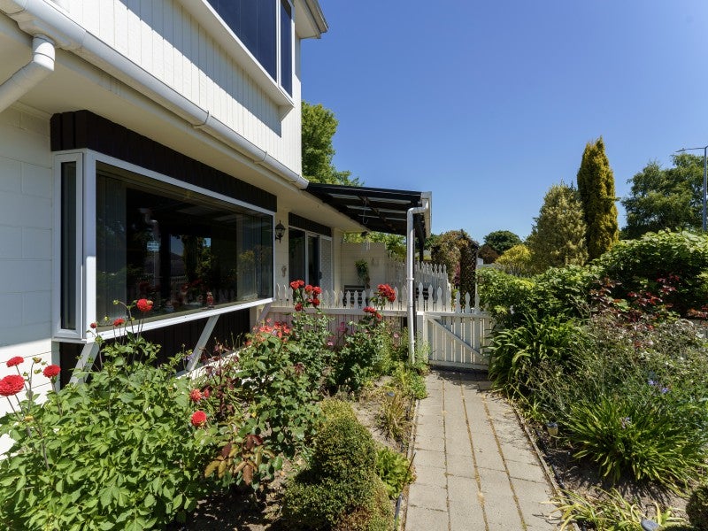 1/208 Memorial Avenue, Burnside, Christchurch - Carousel 1