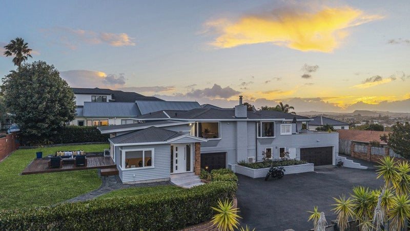 9 Bradbury Road, Botany Downs, Auckland - Carousel 1