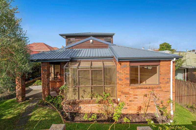 2/32A Howard Road, Northcote, Auckland - Carousel 2