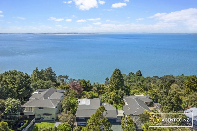 68 Kauri Point Road, Laingholm, Auckland - Carousel 2