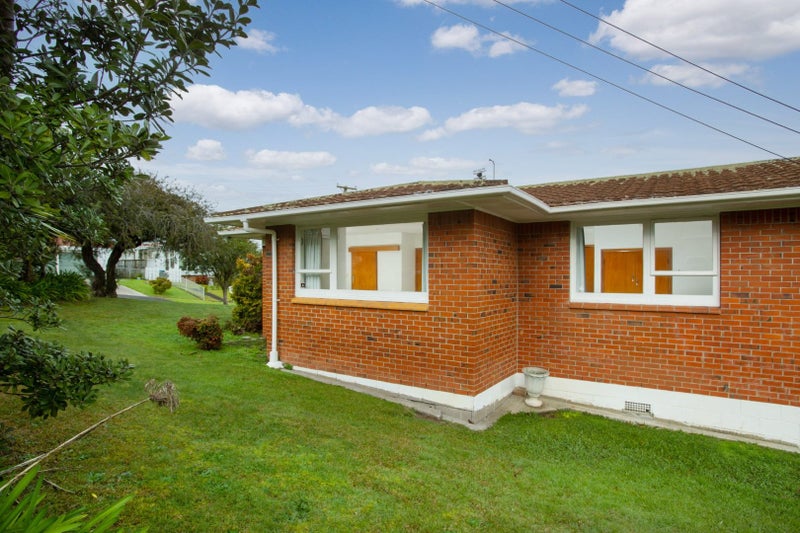 1 Humber Place, New Windsor, Auckland - Carousel 2