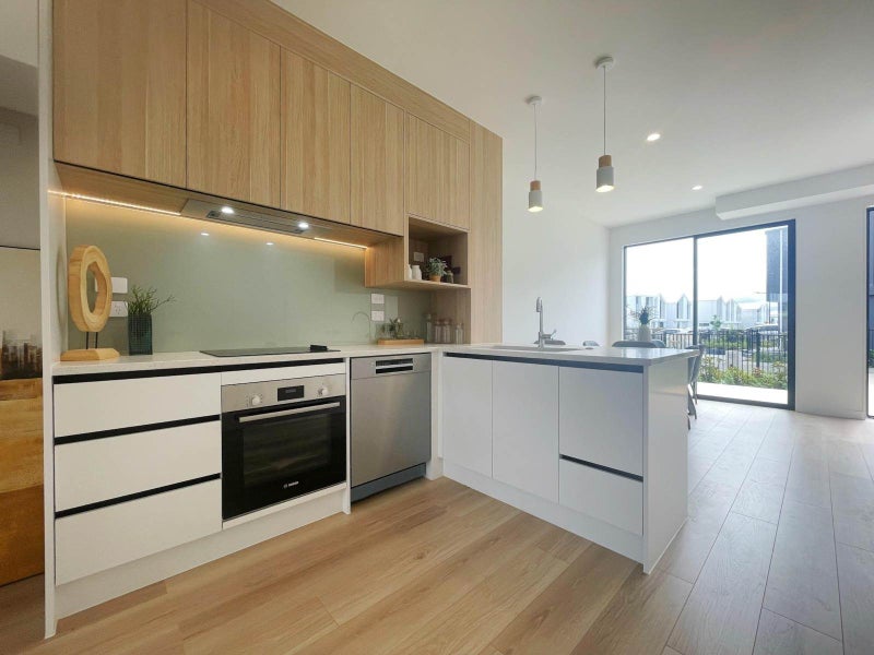 8 Jashi Lane, Westgate, Auckland - Carousel 2