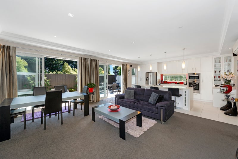 33 Euphrasie Drive, Aidanfield, Christchurch - Carousel 1