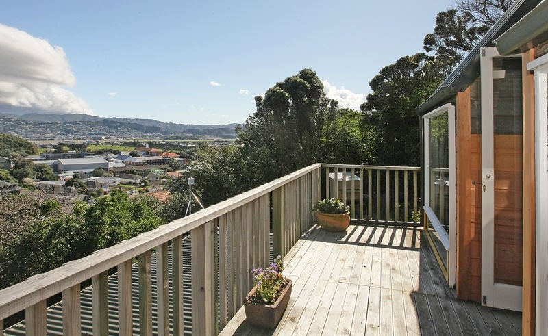 3/8 Elphinstone Avenue, Strathmore Park, Wellington - Carousel 2