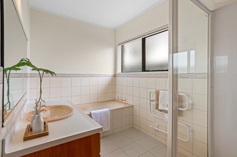 22 Petrel Place, Massey, Auckland - Carousel 13