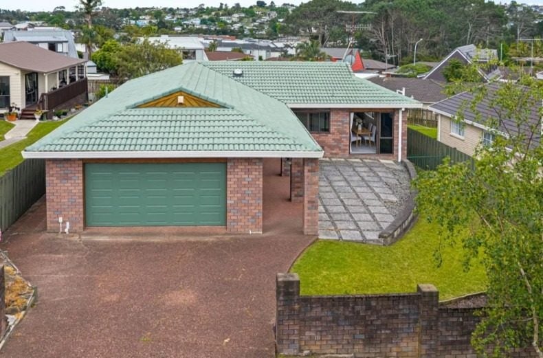 22 Petrel Place, Massey, Auckland - Carousel 2