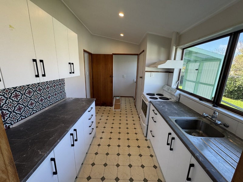 4B Leicester Avenue, Tamatea, Napier - Carousel 2