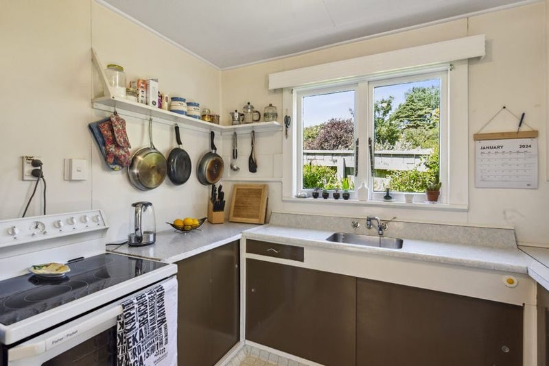 18 Dell Road, Raumati South, Paraparaumu - Carousel 2