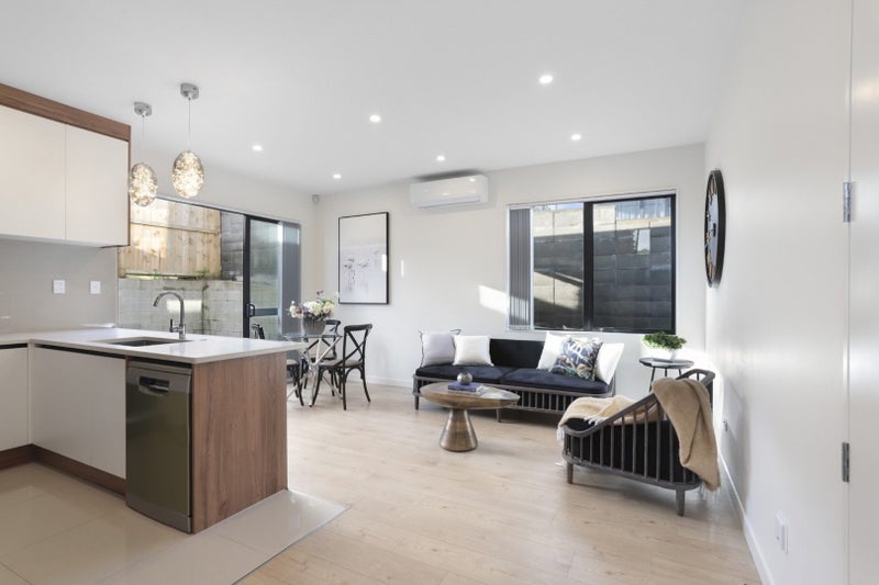 37 Garton Drive, Massey, Auckland - Carousel 2