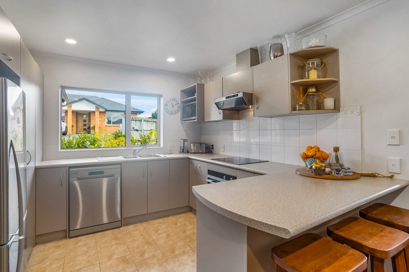 22 Jury Place, Favona, Auckland - Carousel 2