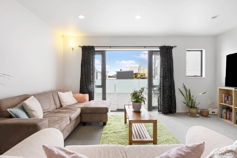 8E MacAulay Street, Eden Terrace, Auckland - Carousel 2