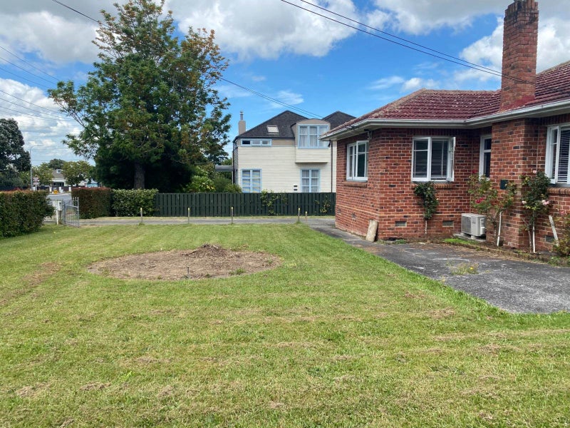 30 Hill Road, Hillpark, Auckland - Carousel 11