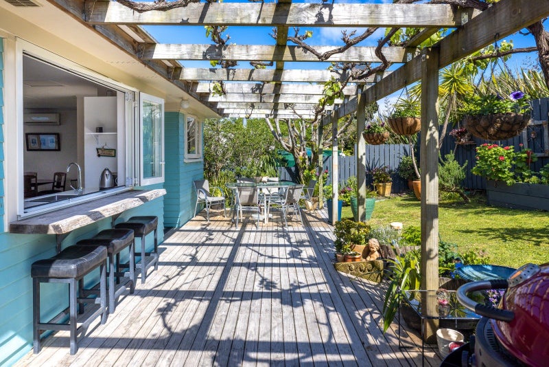 4 Mitchell Road, Surfdale, Waiheke Island - Carousel 2