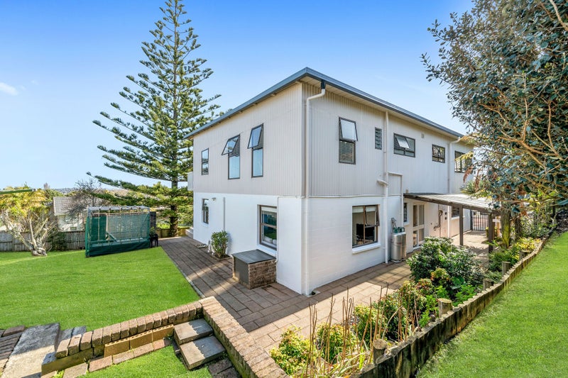10 Pine Terrace, Howick, Auckland - Carousel 1