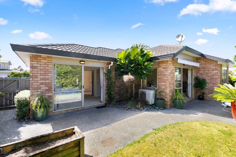 13A Kings Road, Mount Roskill, Auckland - Carousel 1
