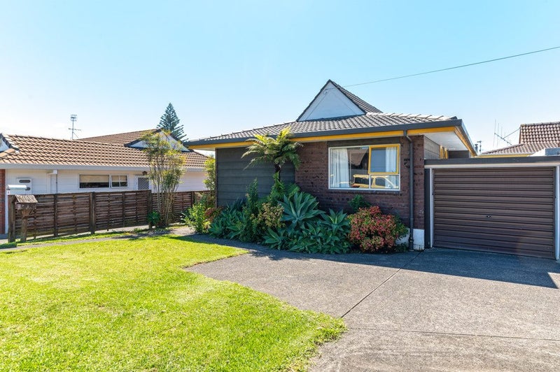 3/117 Shakespeare Road, Milford, Auckland - Carousel 1