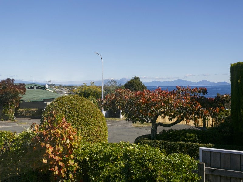 1/6 Birch Street, Hilltop, Taupō - Carousel 1